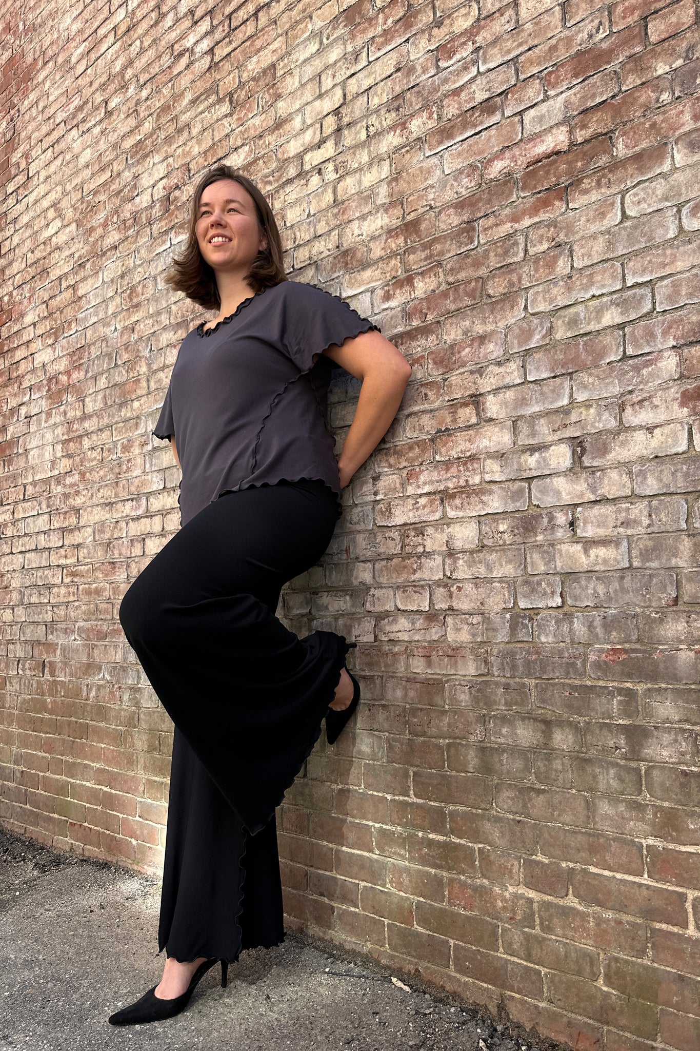 sweet t in carbon worn with black swirlsuit