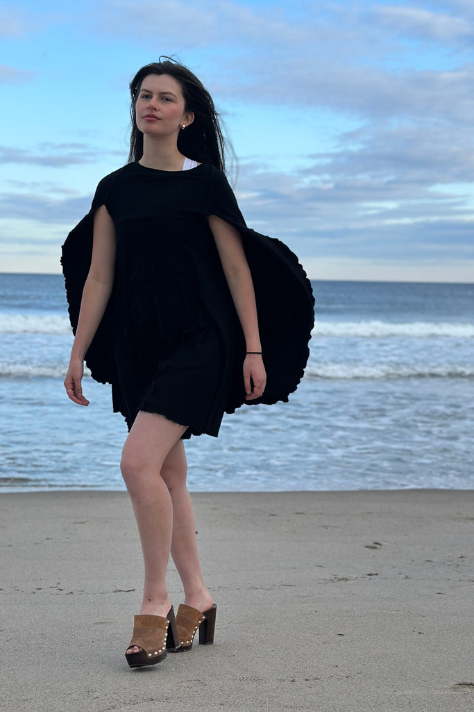 dahlin' dress in black