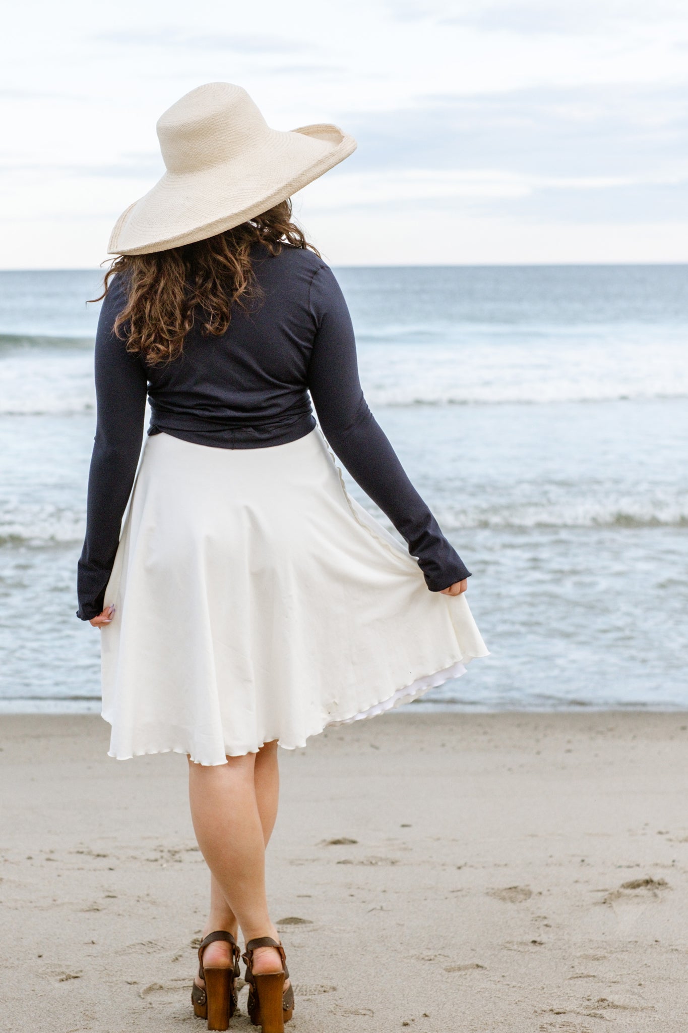 suger® rappa jacket in navy styled with white + milk dancer