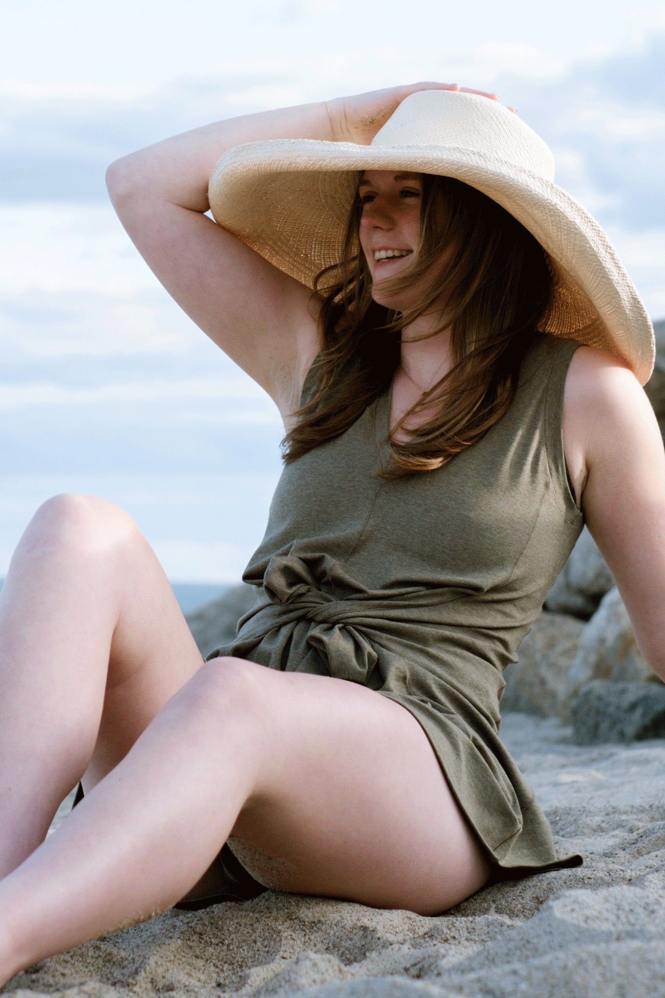 suger® sprout in sage with pockets pulled out and tied in front