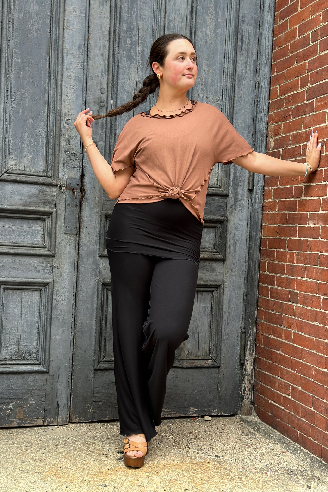 angelrox® sweet t in cedar styled with black swirlsuit