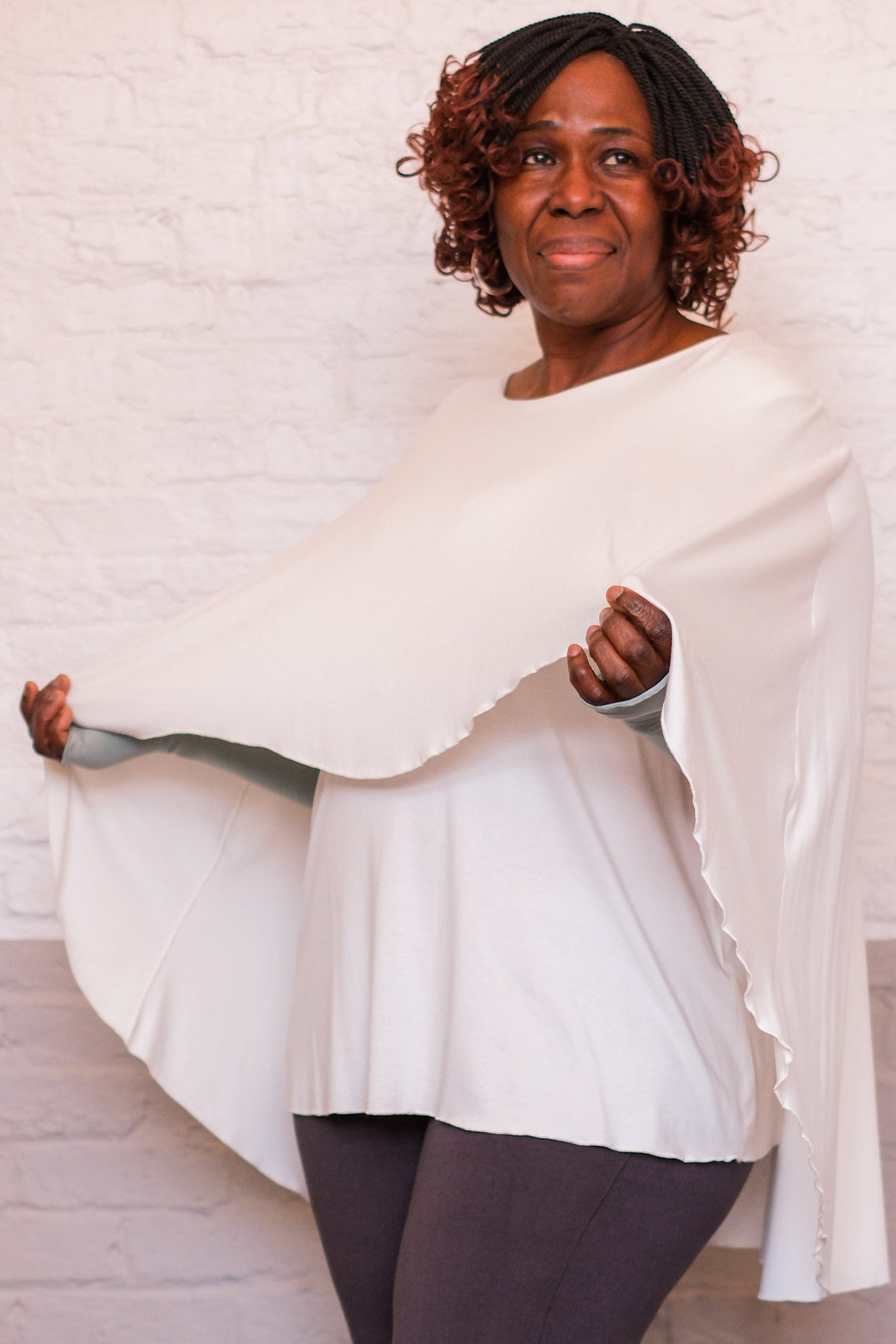 Cape sans manches à plusieurs niveaux MANTRA