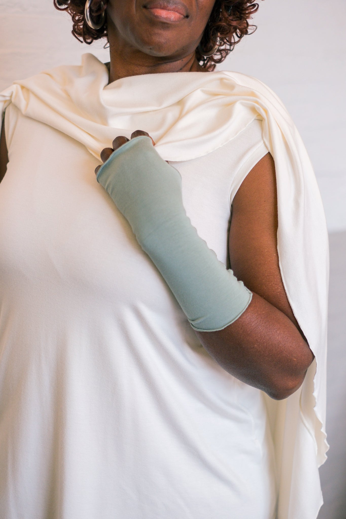 Cape sans manches à plusieurs niveaux MANTRA