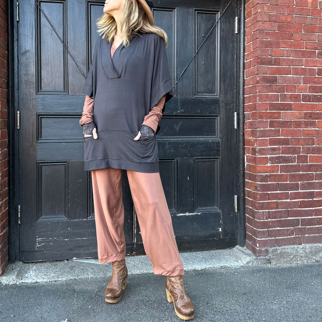 bloom pant in cedar with dusk frida