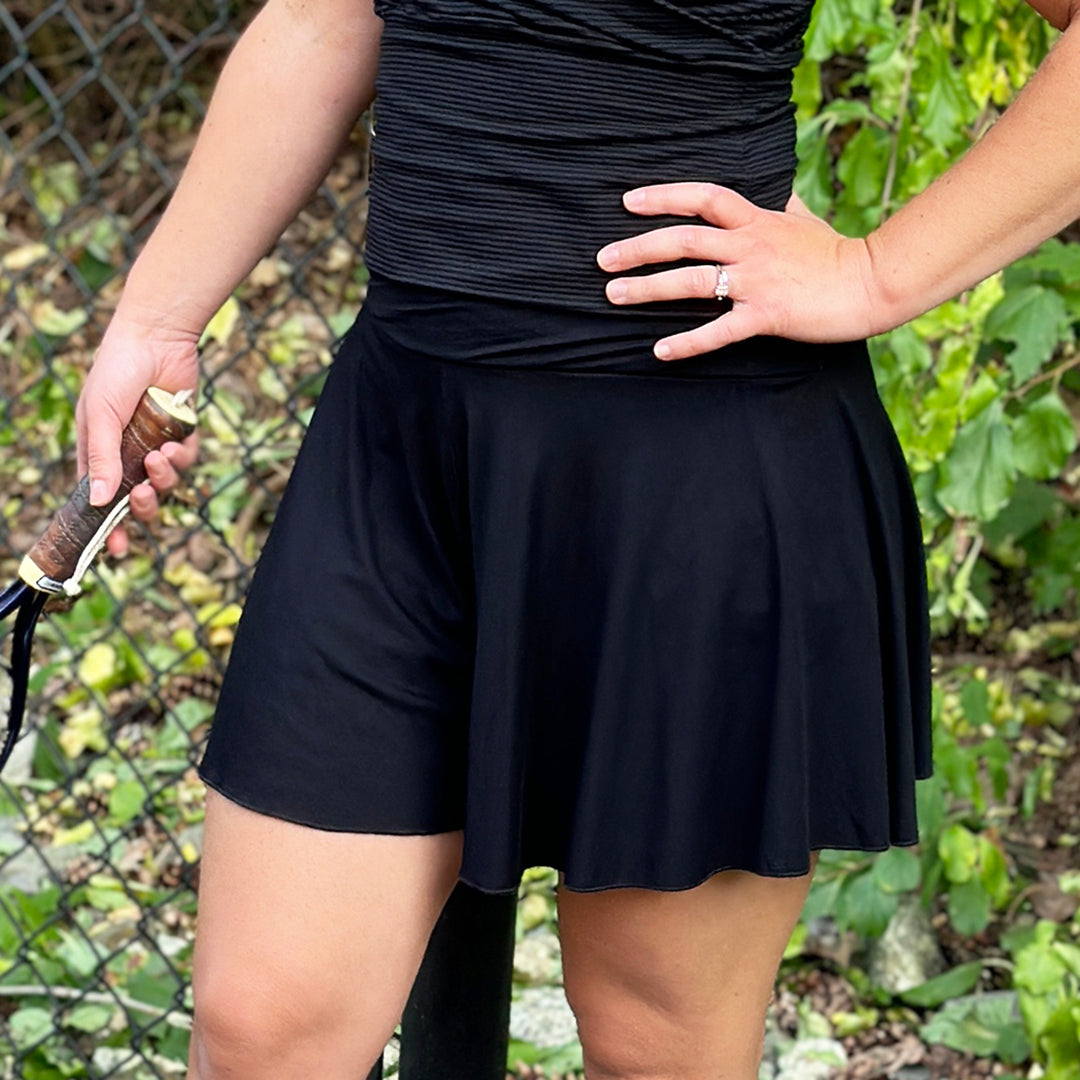 birdie short in black with cross top in subtle black