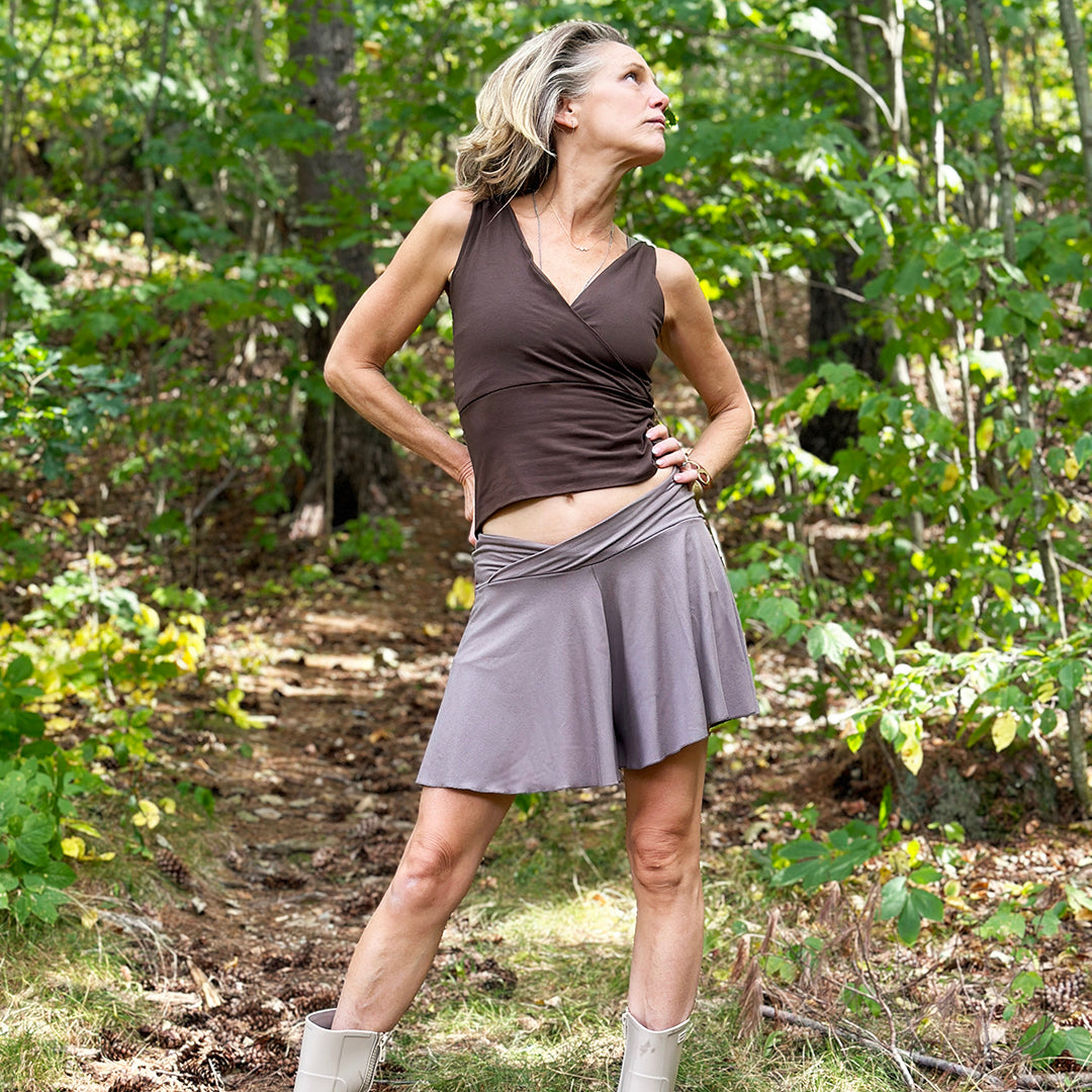 birdie short in folk with cross top in sable