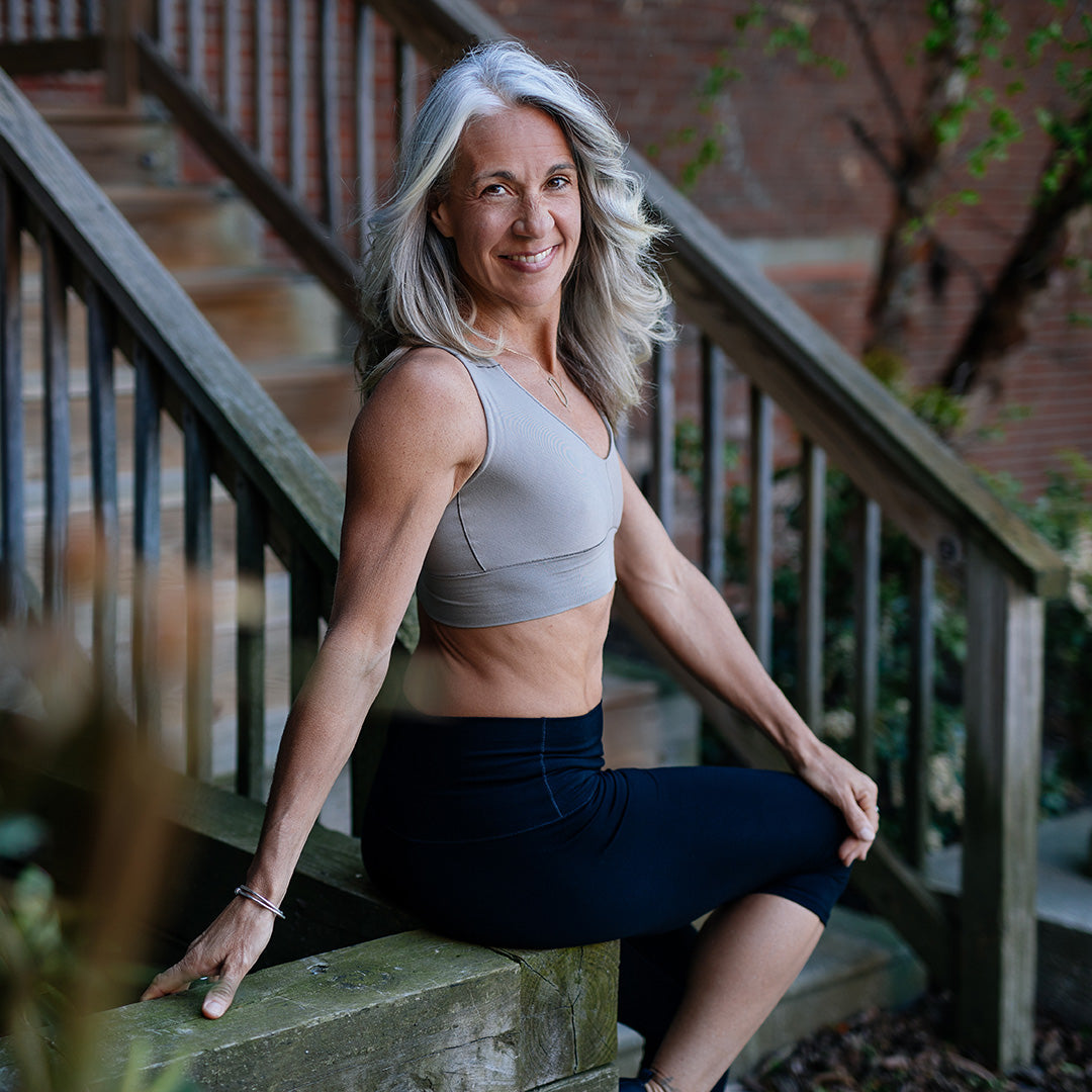 balance bra in clay + black capri