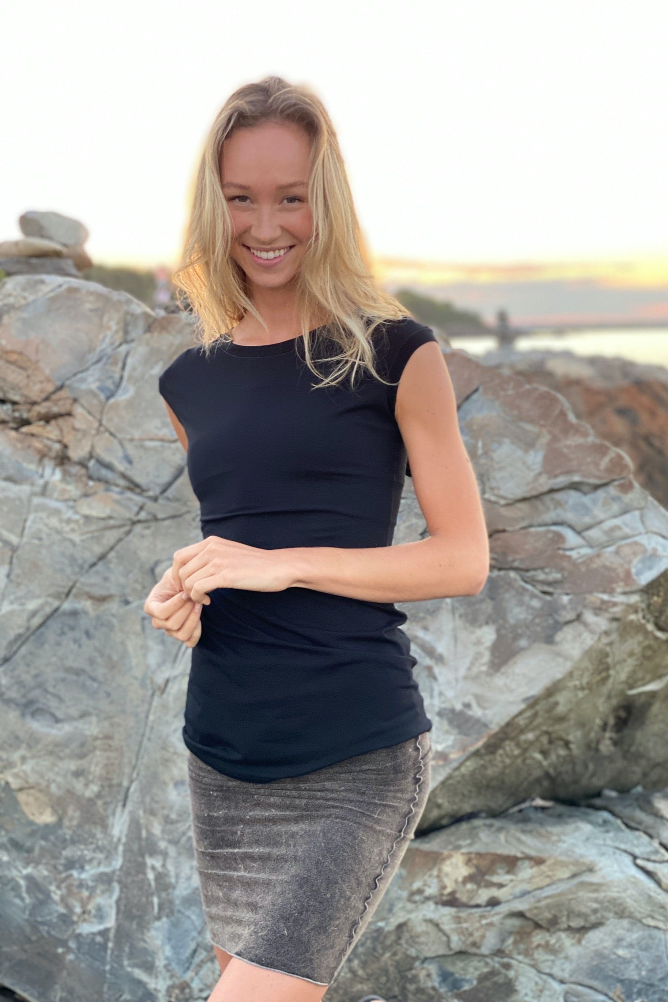 suger cozy cap tunic in black bamboo with mineral hourglass as pencil skirt