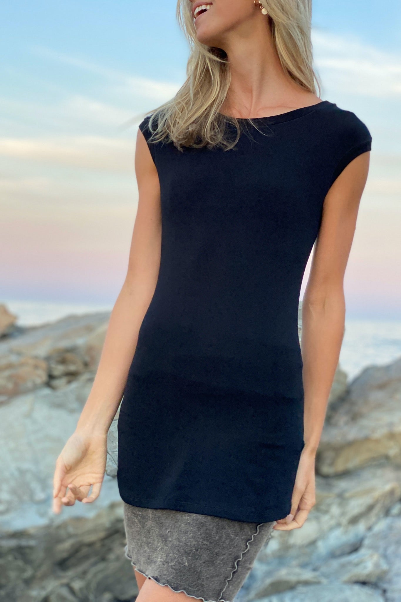 suger cozy cap tunic in black bamboo with mineral hourglass as pencil skirt