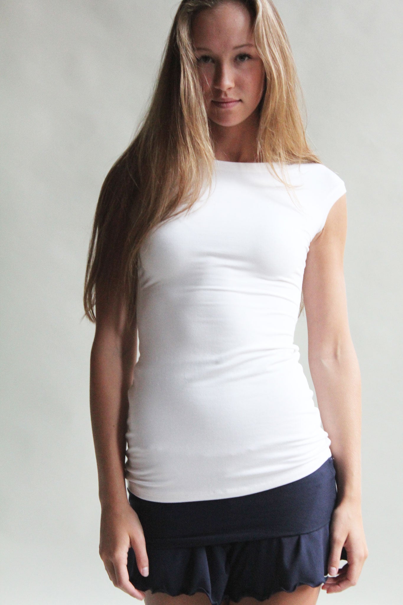 fresh crisp and essential suger white cap tunic