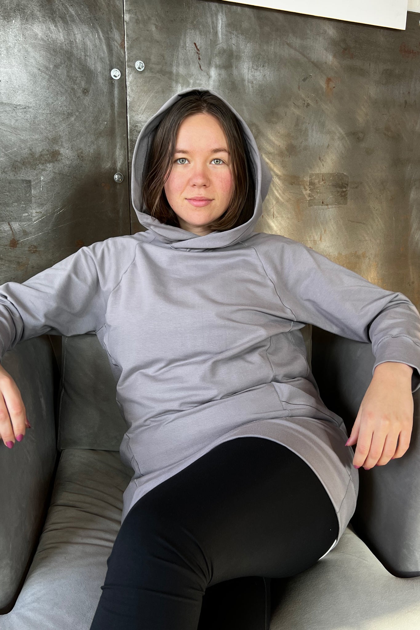 suger® maeve hooded pullover in moon