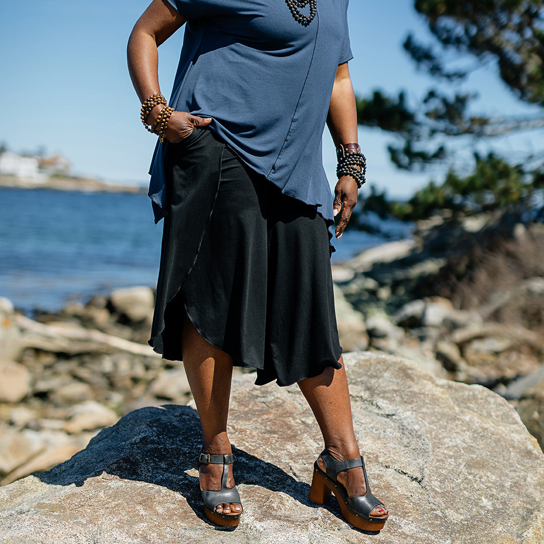 petal pant in black paired with breeze top in navy