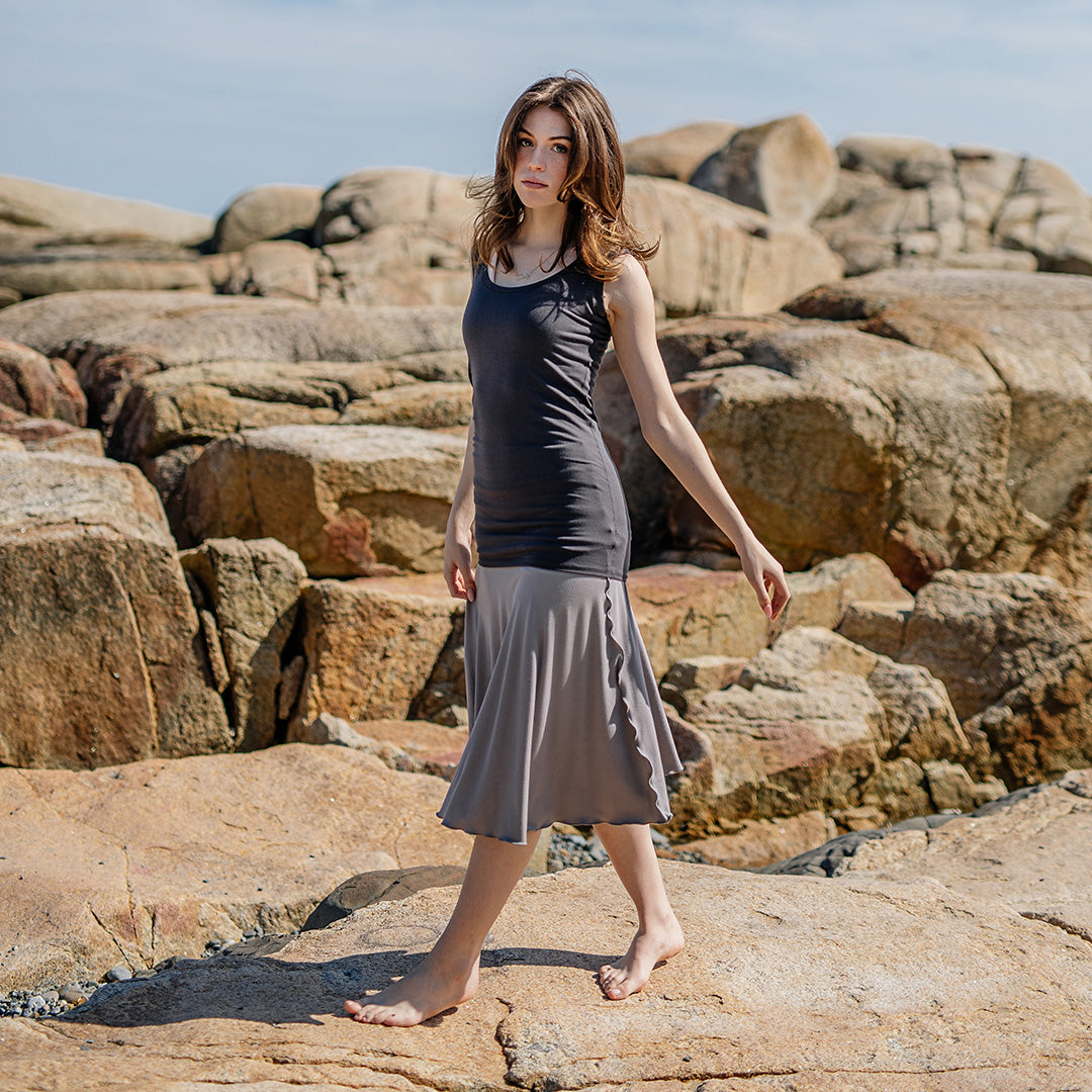 core essential tank in carbon styled with moon flirt