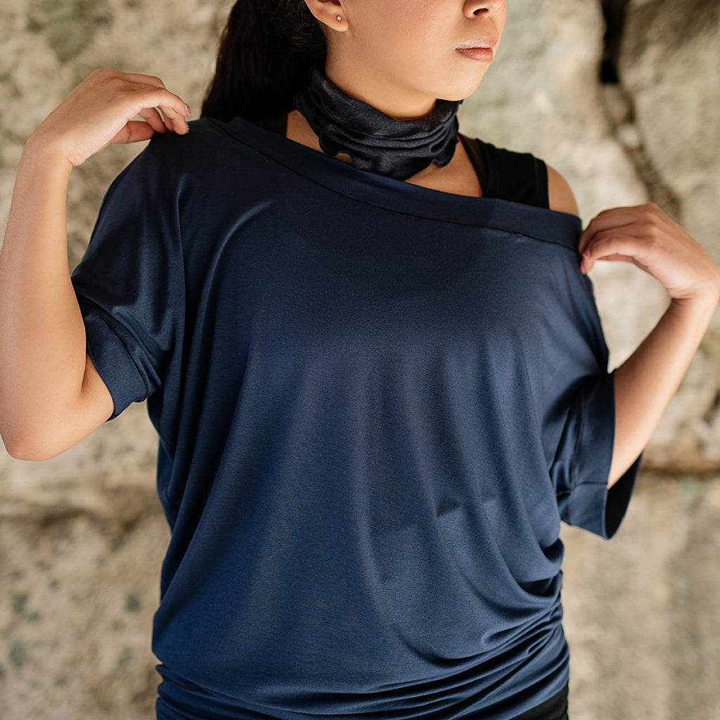flash off shoulder top in navy paired with the band around neck in midnight