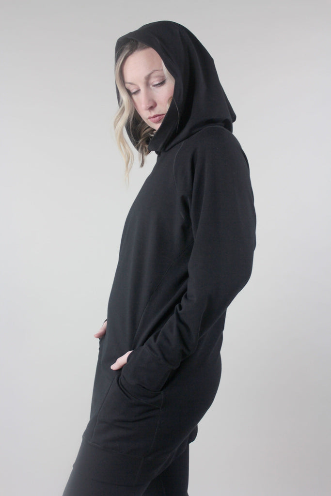 maeve hoody in our angel Erika 5'.0" size cloud