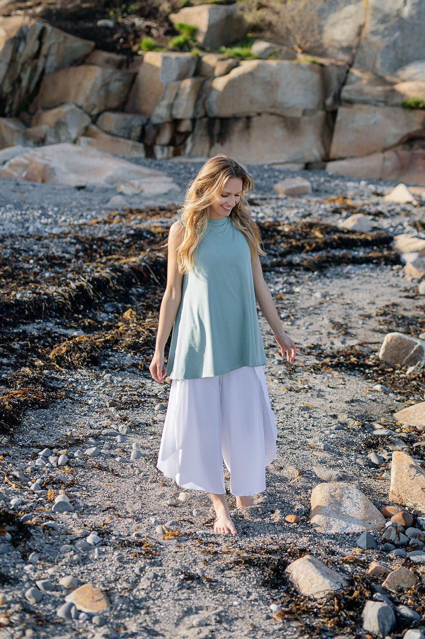 suger® petal pant in white worn with glass daisy