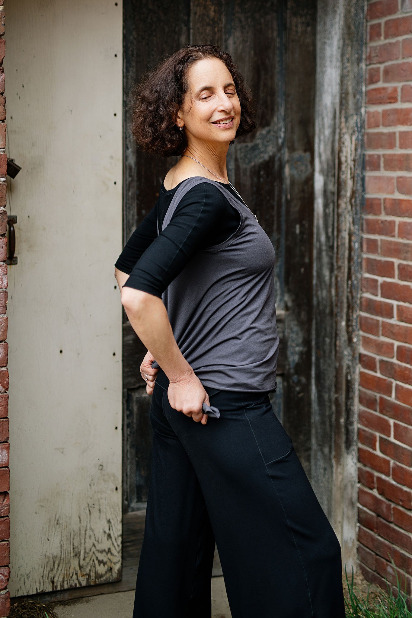 tulip tank in carbon paired with black rose + black harlow