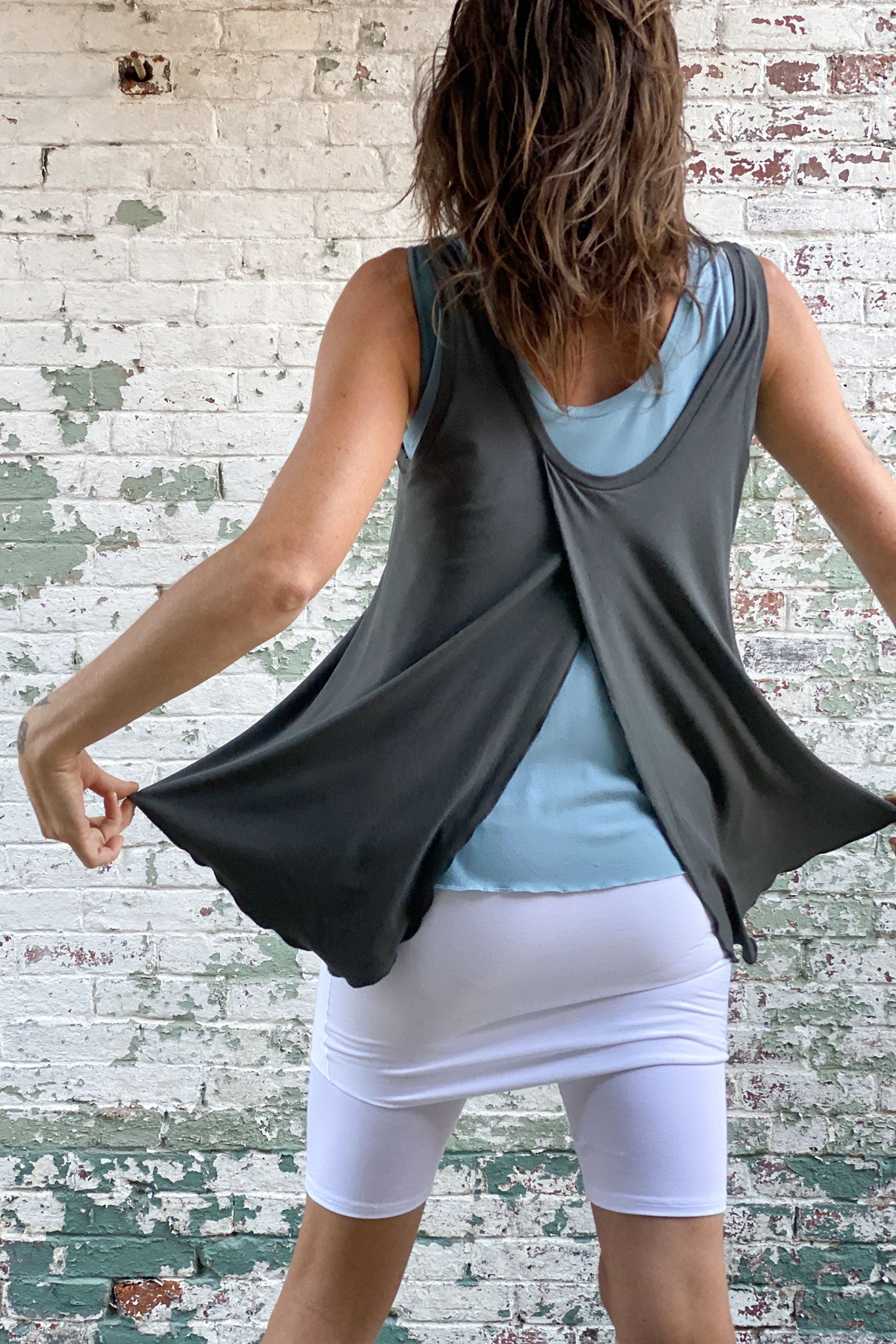 hiker convertible short in white with tulip top in ore