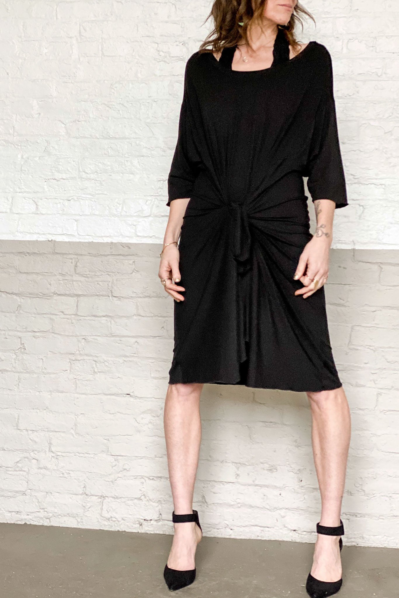 tide in tissue black with pockets tied in the front