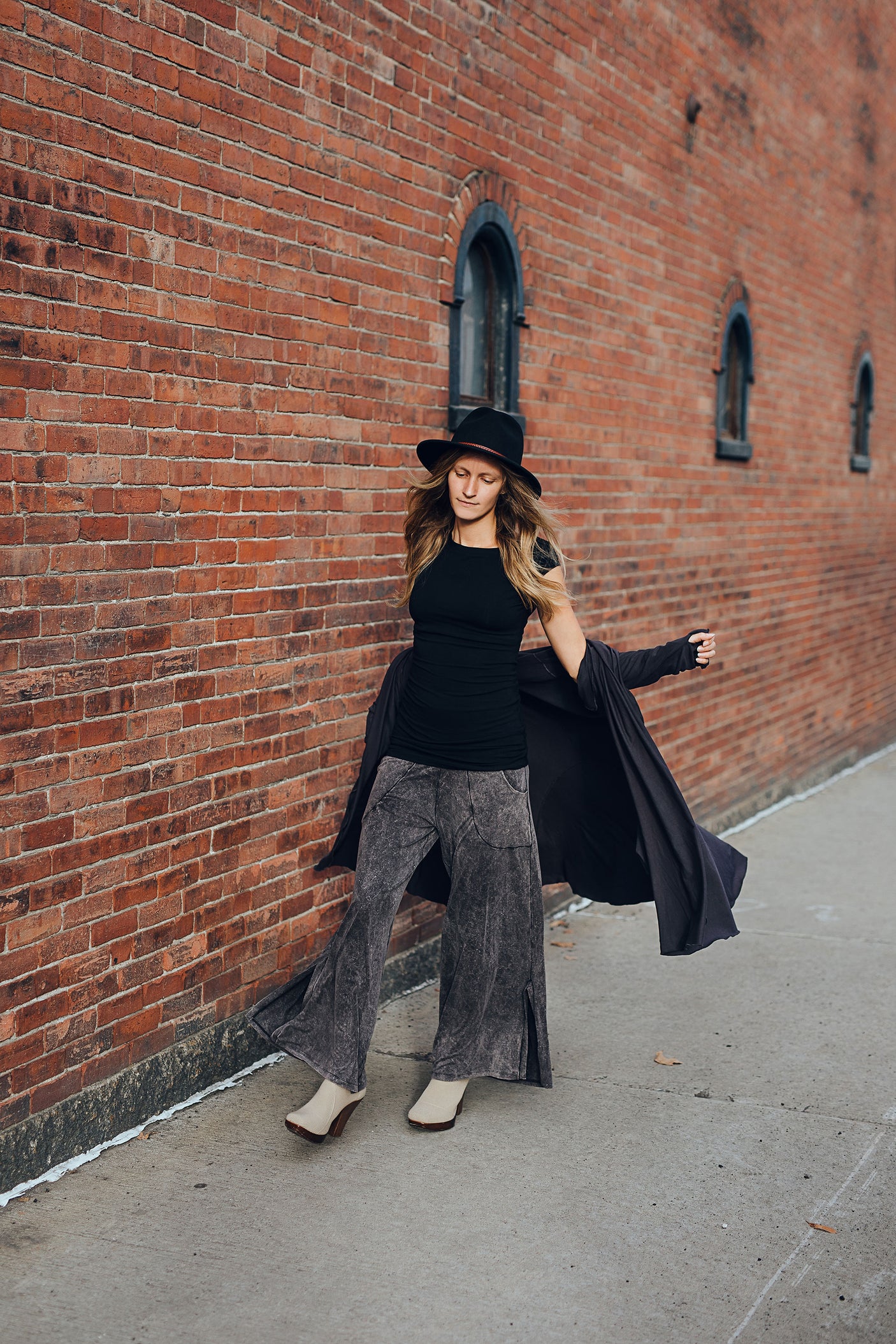 harlow elegant convertible wide leg pant in mineral with carbon riding coat