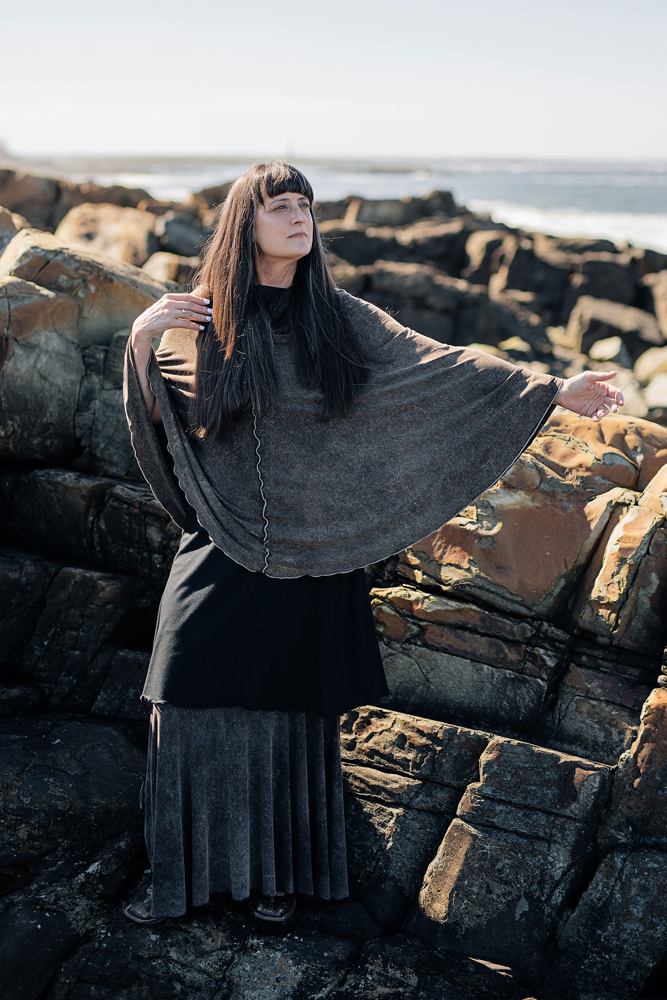 angelrox® lady flirt dress skirt cozy poncho in mineral styled with black flare