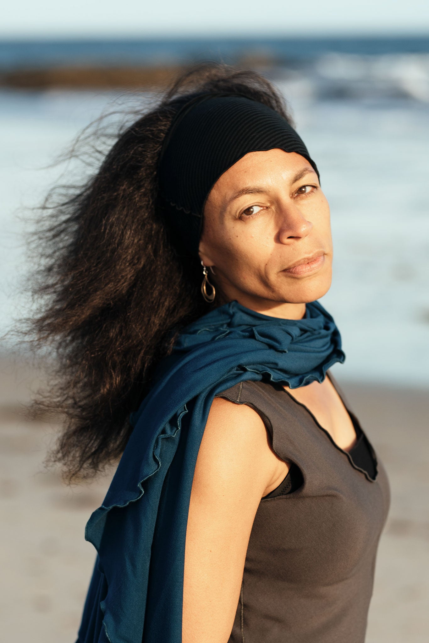 subtle black stripe head band with lake flirt