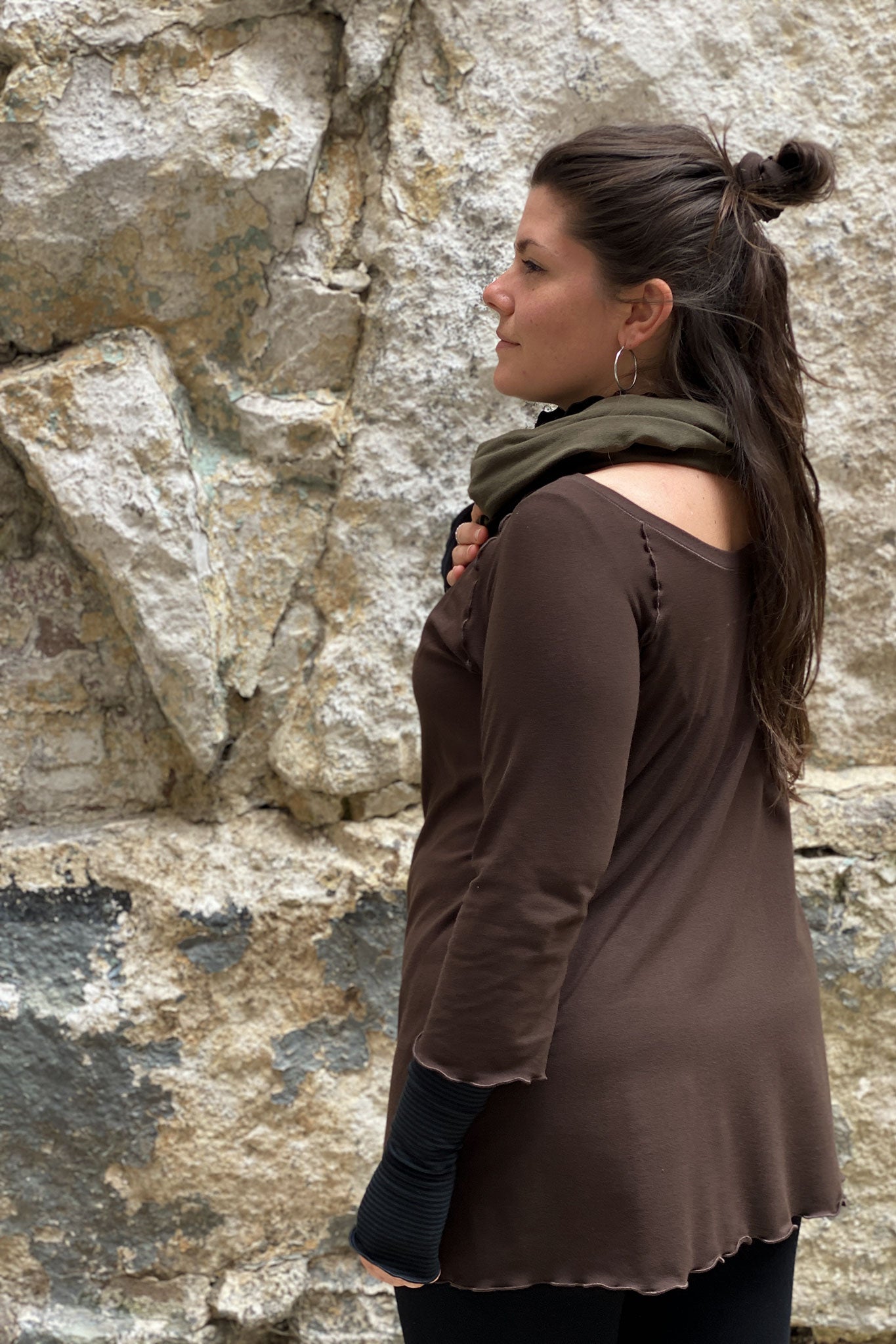 angelrox swing top in peat with olive loop