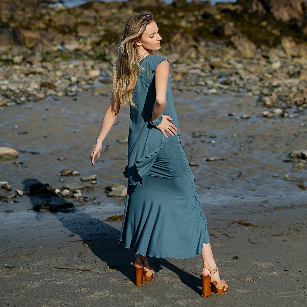 angelrox® flirt skirt dress in ocean styled with ocean double t