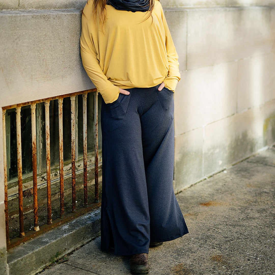 harlow elegant convertible wide leg pant in midnight with pop top in amber