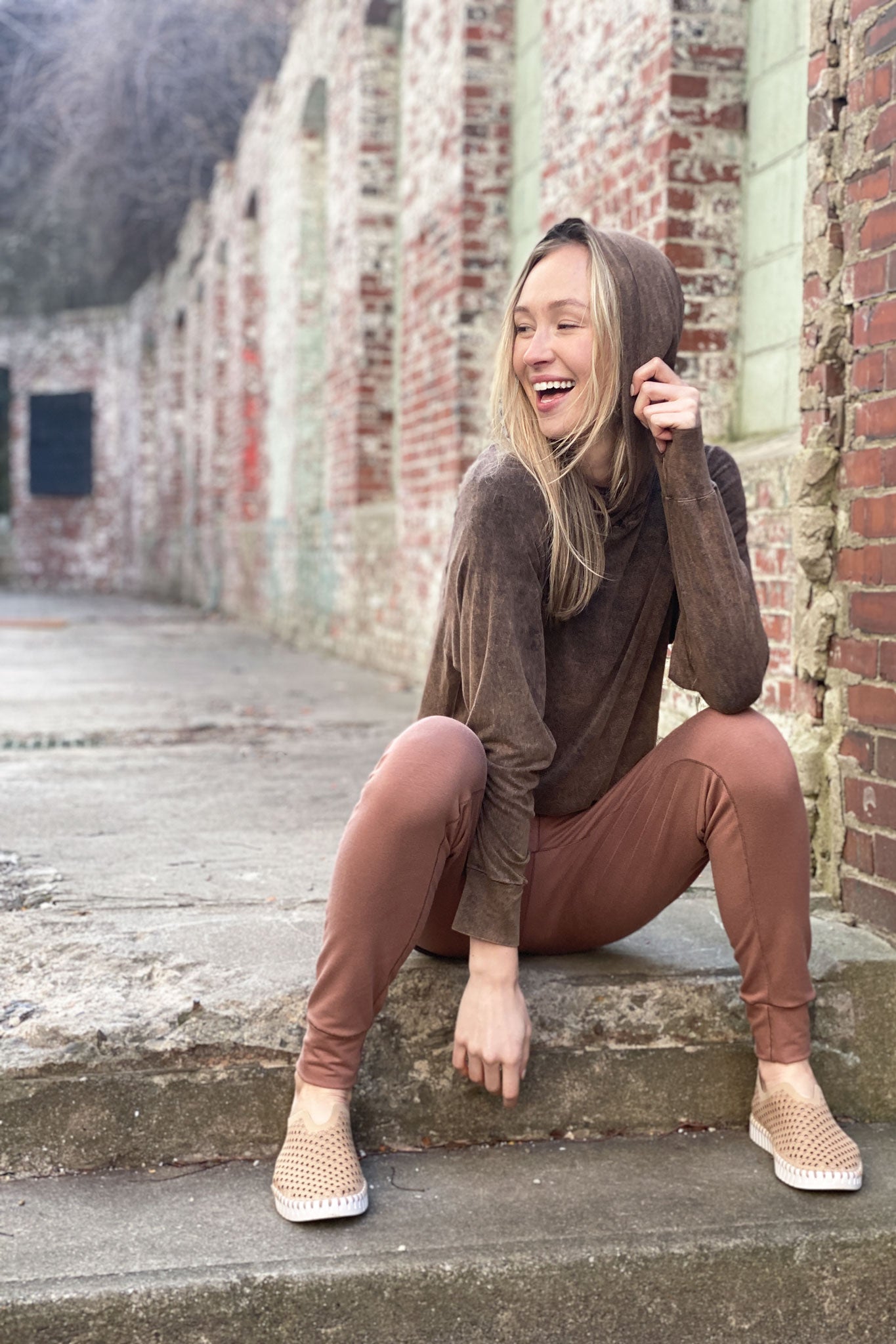 cedar jogger + mineral maeve