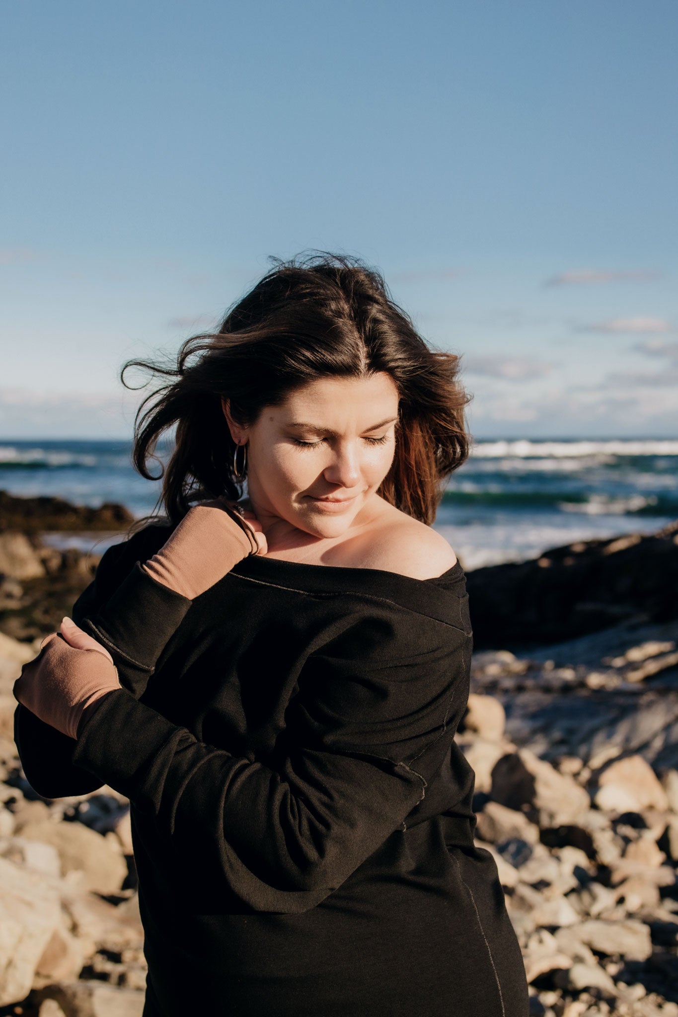 aria fingerless glove in cedar