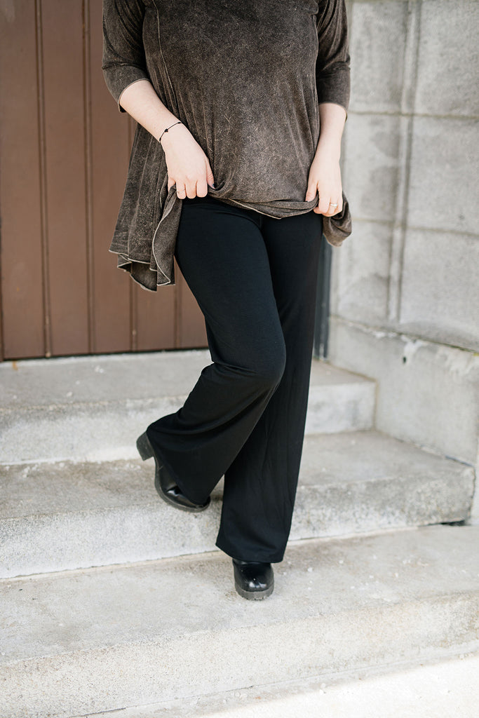 suger trouser in black with mineral hiline