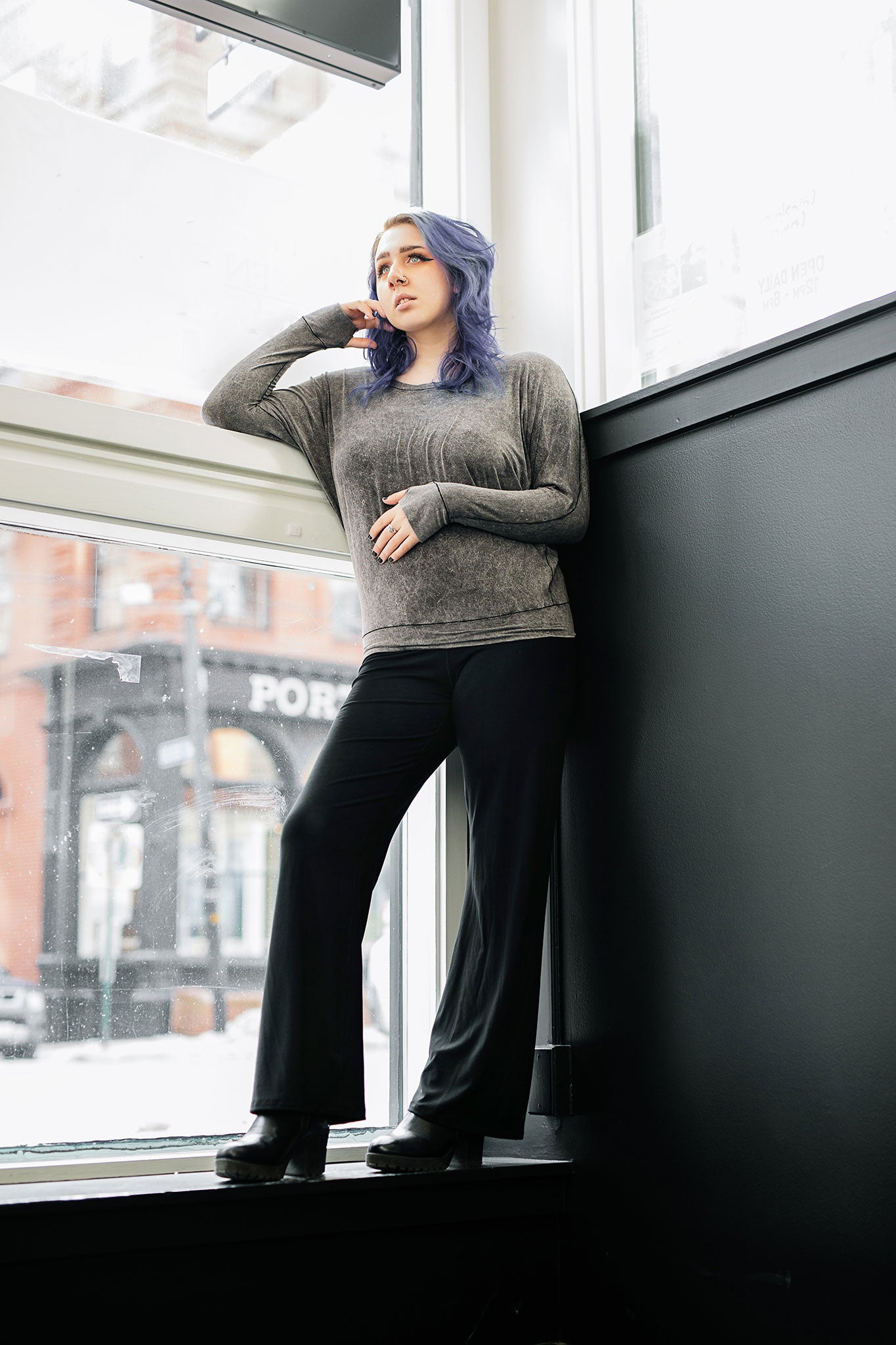 suger trouser in black with pop top in mineral