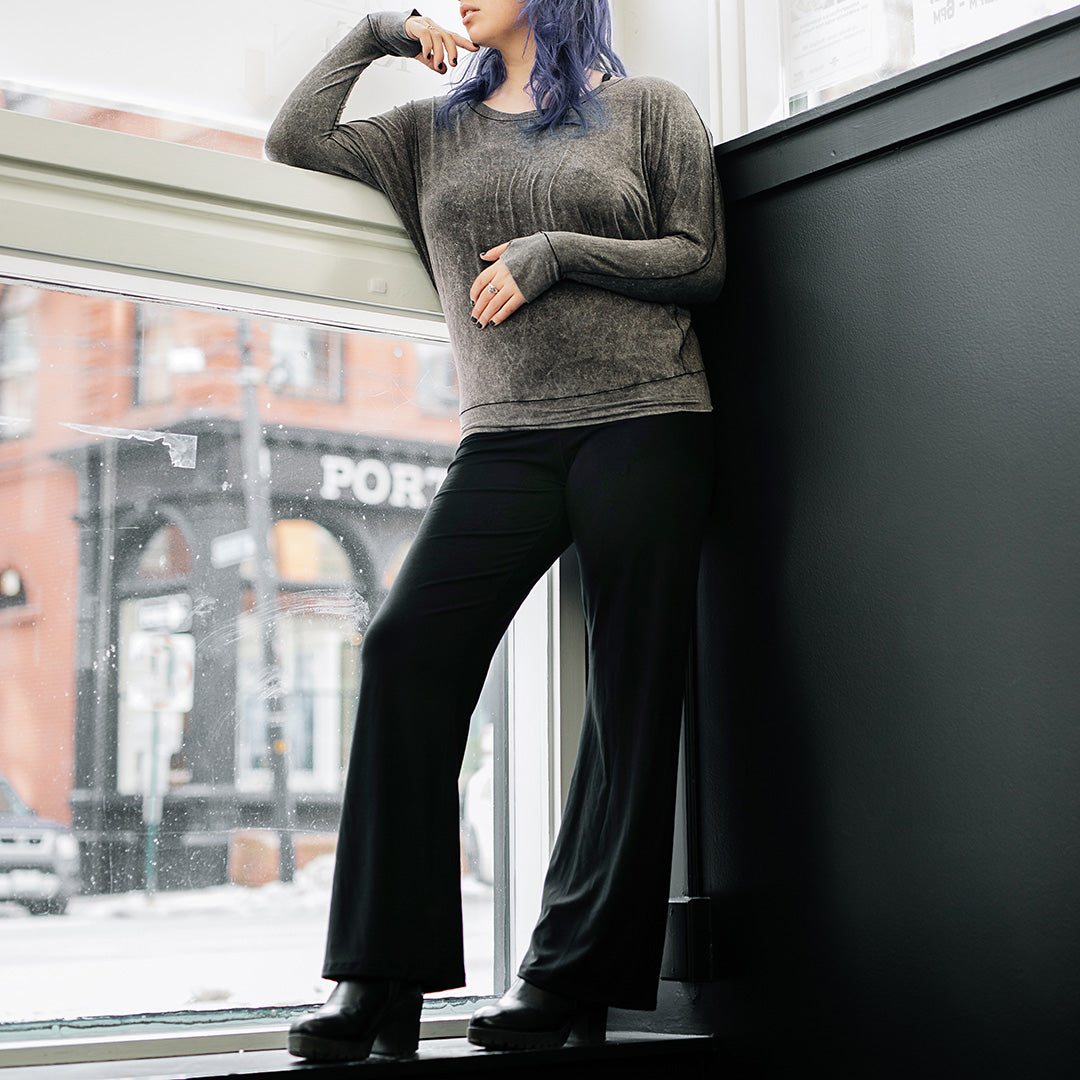 suger trouser in black with mineral pop top