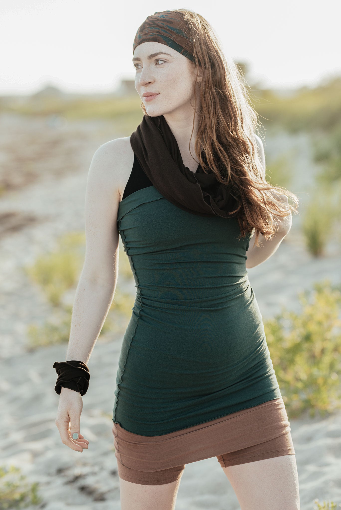 hiker convertible short in cedar with hourglass in spruce as a top