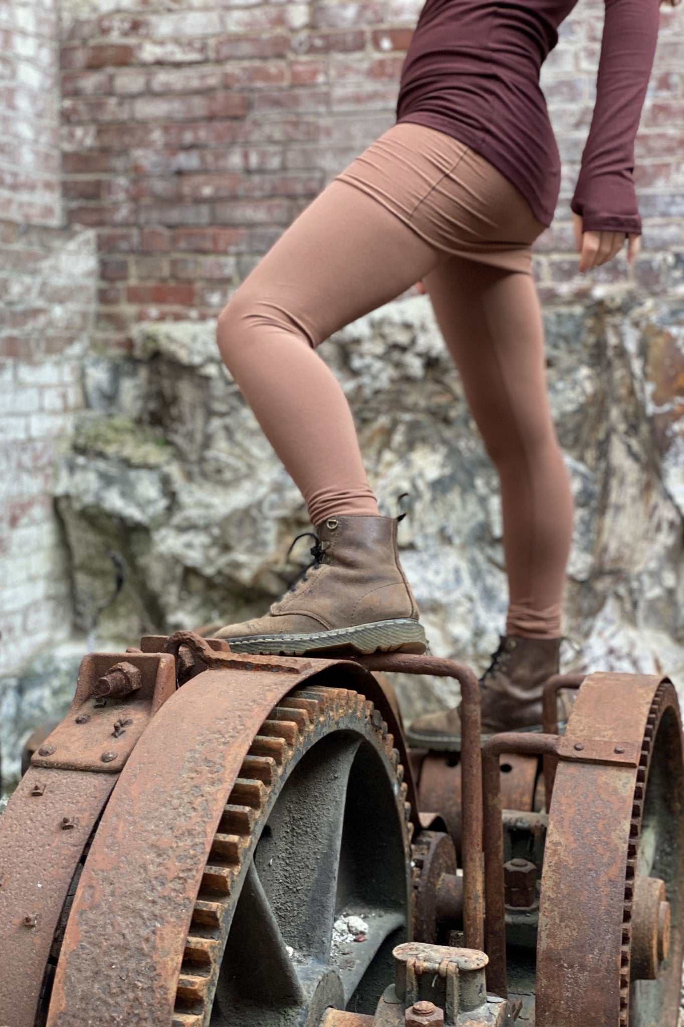 cedar climber with the vneck in wine - new heights in comfort