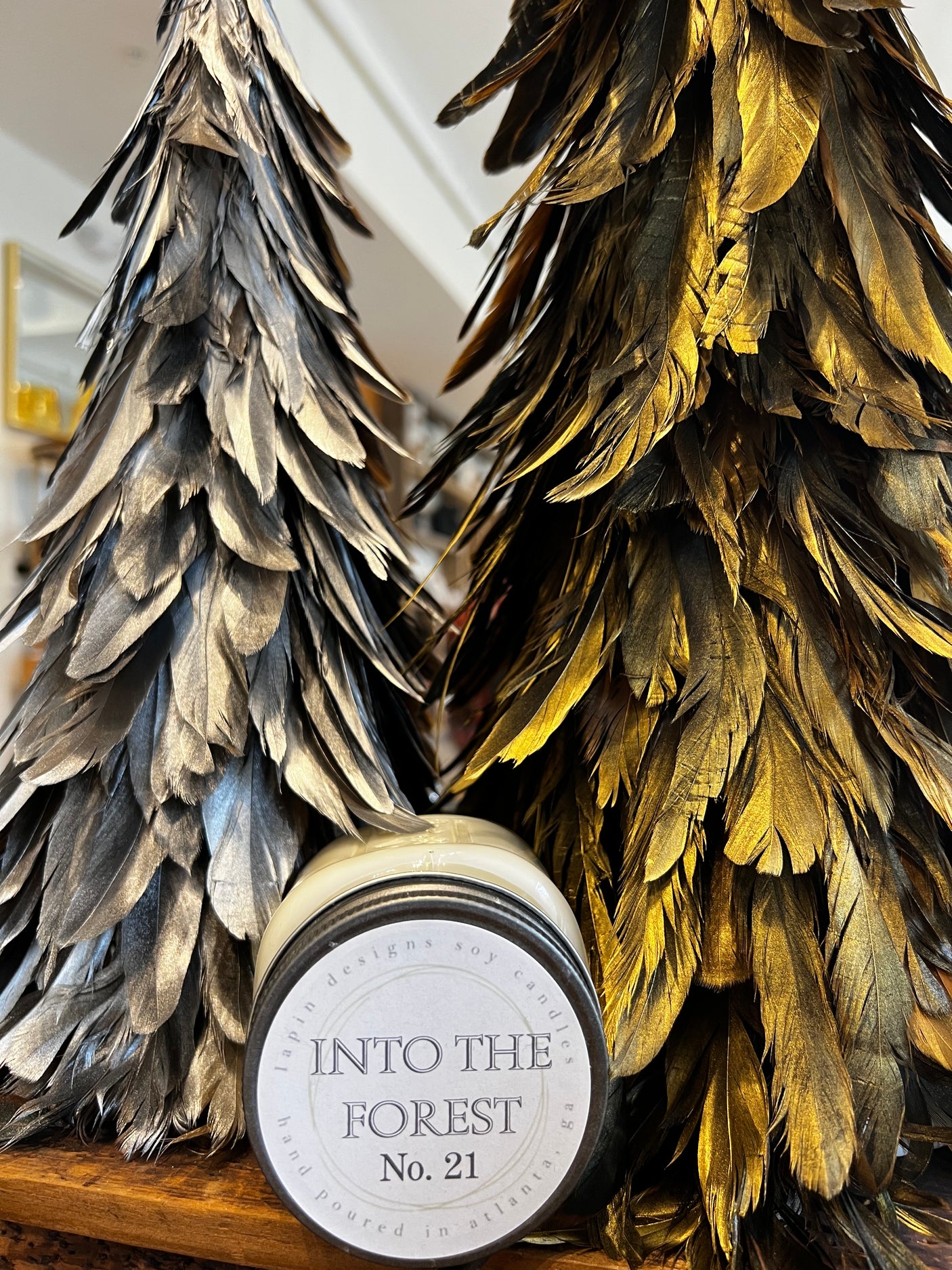 lapin soy candle scent into the forset