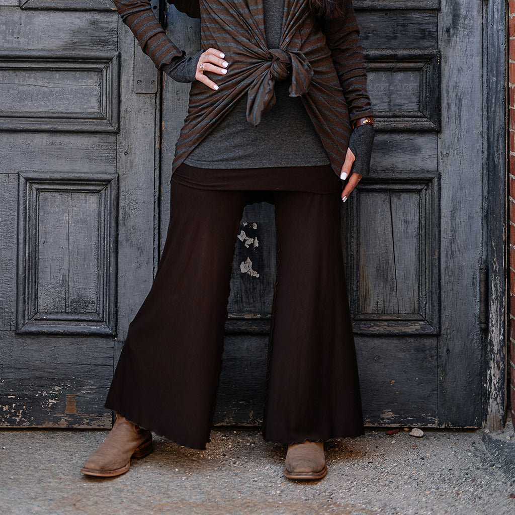 suger® swirlsuit in peat + carbon core with woodland cardi layered over