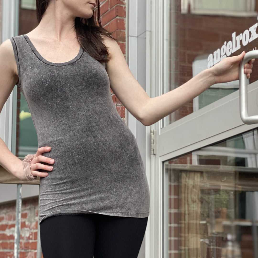 core tank in cool mineral + base legging in black