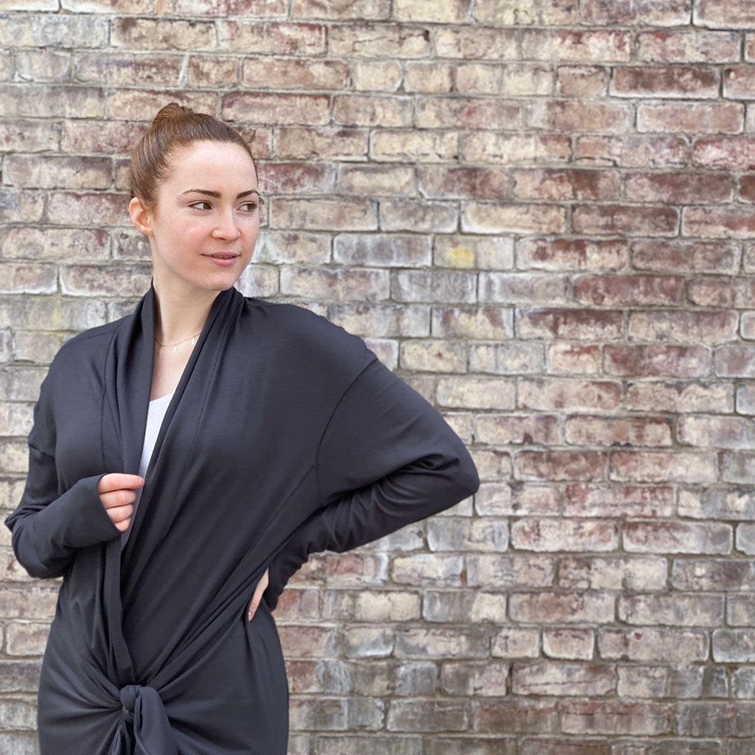 coco blazer in carbon + vital vneck in white