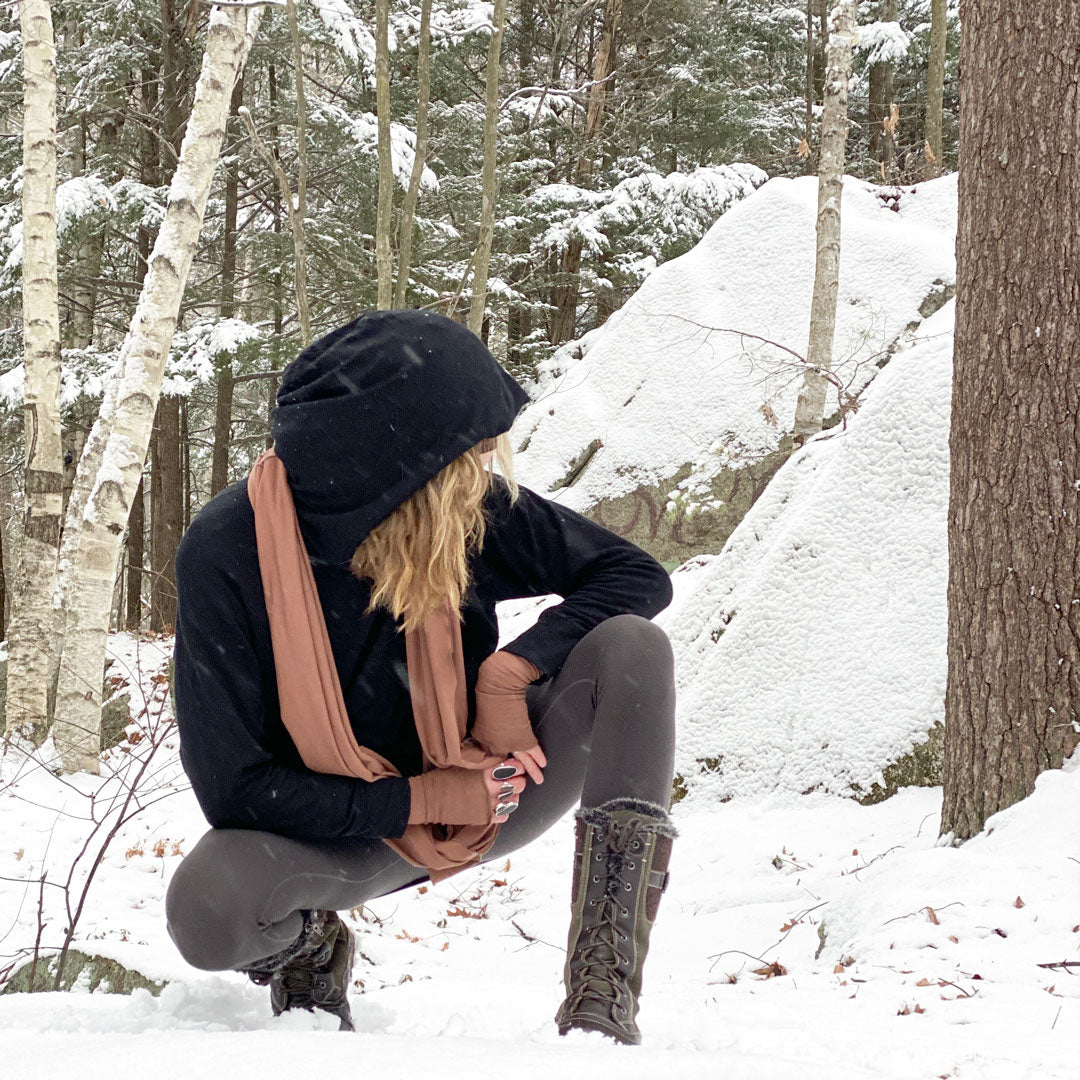 maeve hooded pullover in black