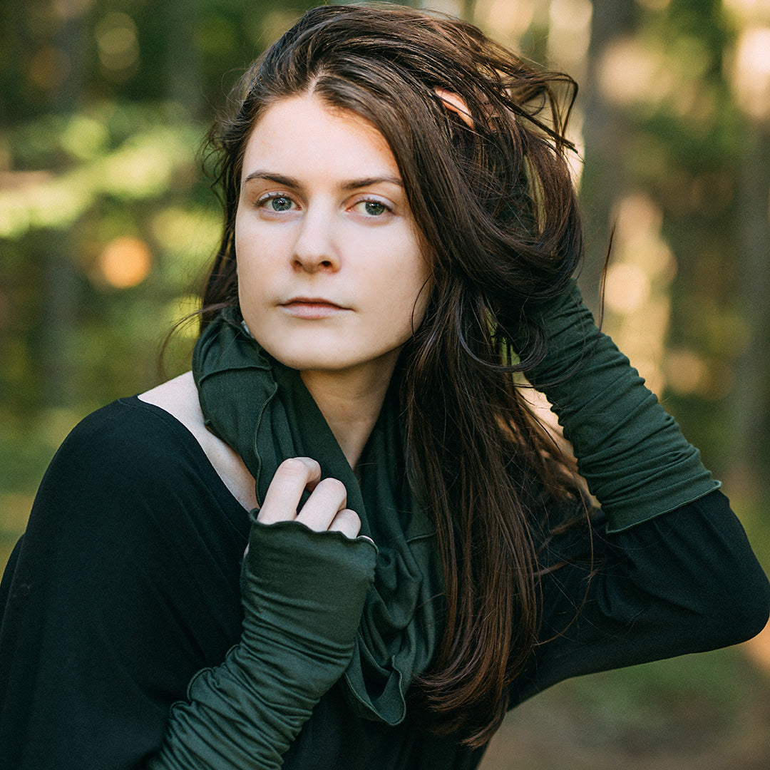 fir opera sleeves paired with fir hourglass and black poptop