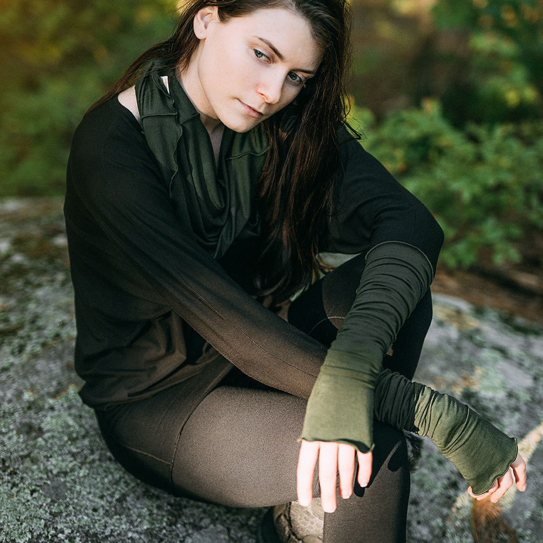 fir opera sleeves and hourglass with poptop and climber legging in black