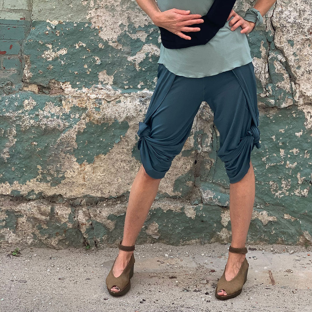 ocean petal pant tied for a short crop