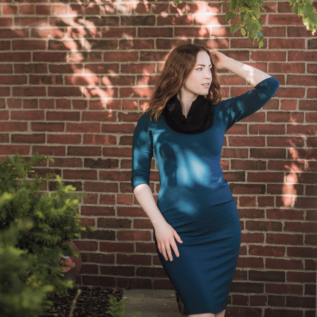 noble elegant dress in lagoon with black loop