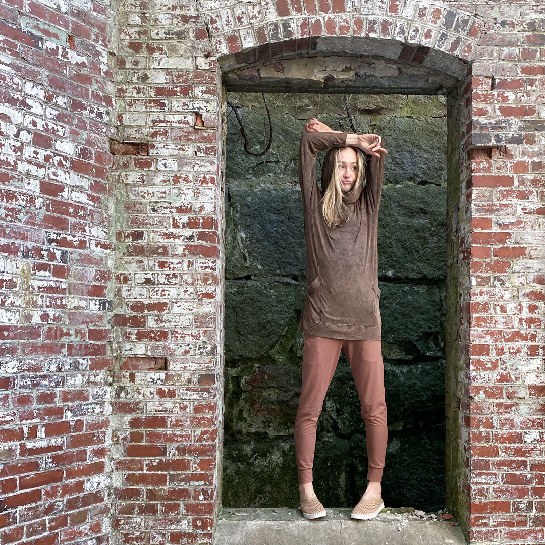 maeve in cedar mineral + cedar jogger pant