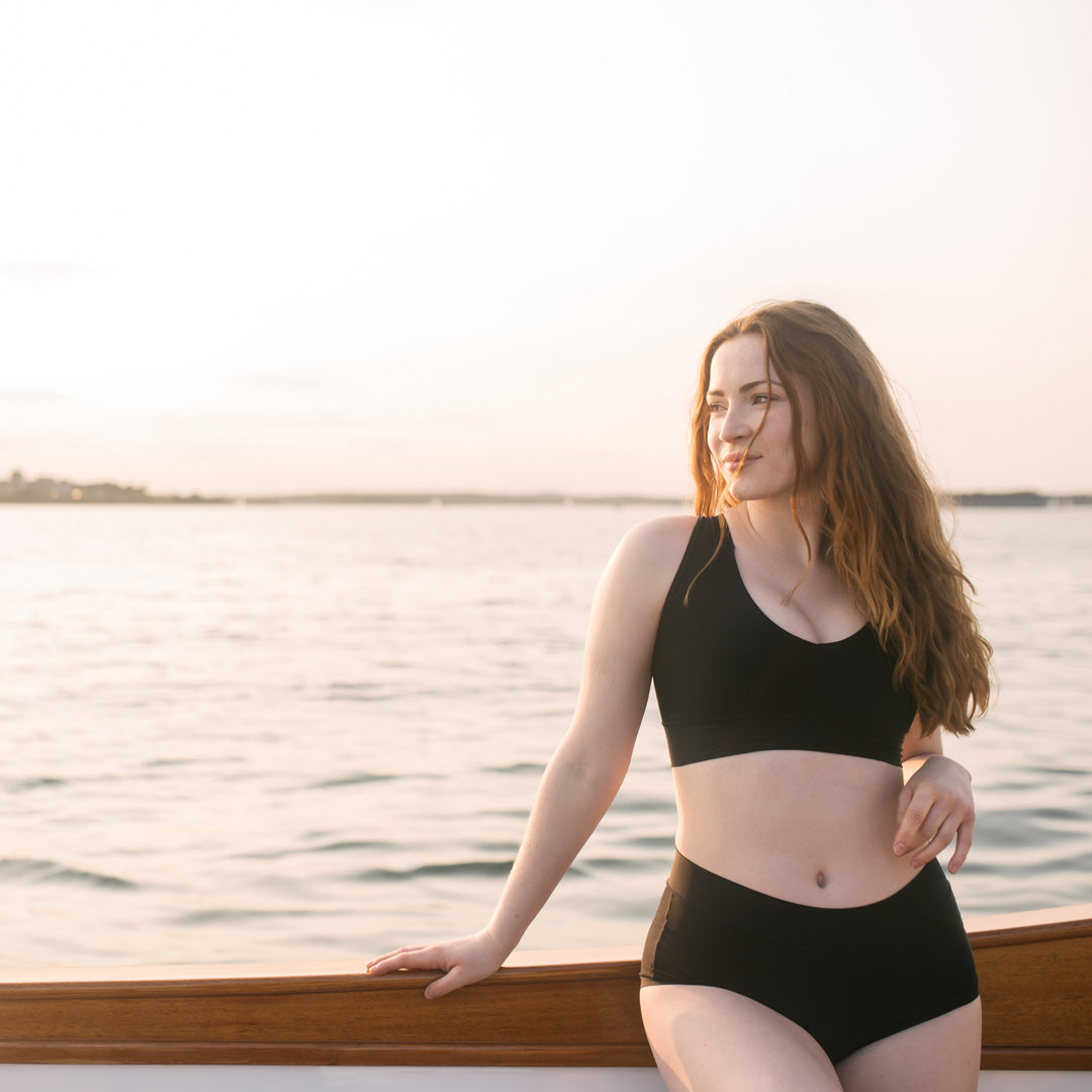 suger brief in black paired with balance bra in black