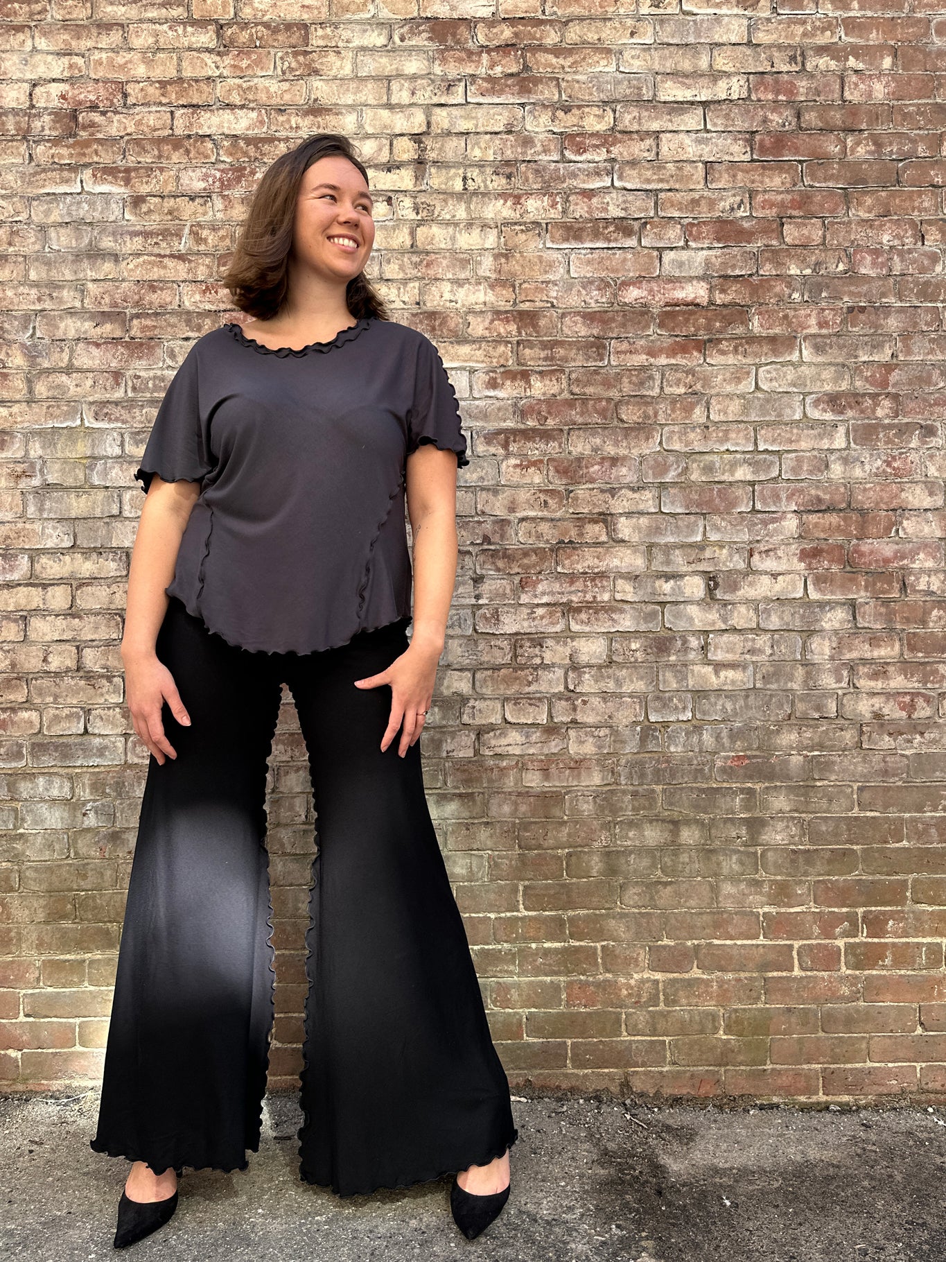 sweet t in carbon + black swirlsuit