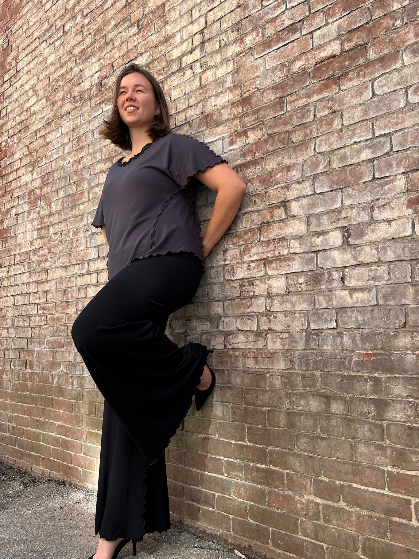 sweet t in carbon worn with black swirlsuit