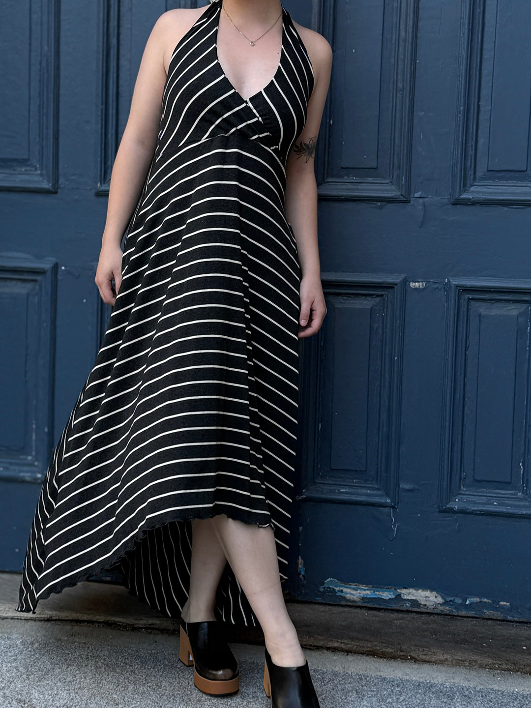 Robe licou à col en V HARMONY